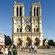 Personas en el exterior de Notre Dame
